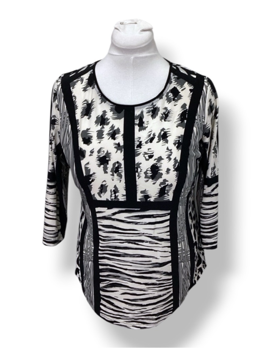Ava & Grace Petite Women’s 3/4 Sleeve Animal Print Knit Top Black/Ivory PL